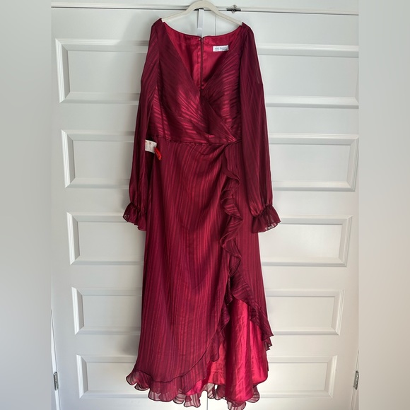 Mac Duggal Stripe Long Sleeve Faux Wrap Bishop Sleeve Gown NWT - Picture 4 of 9